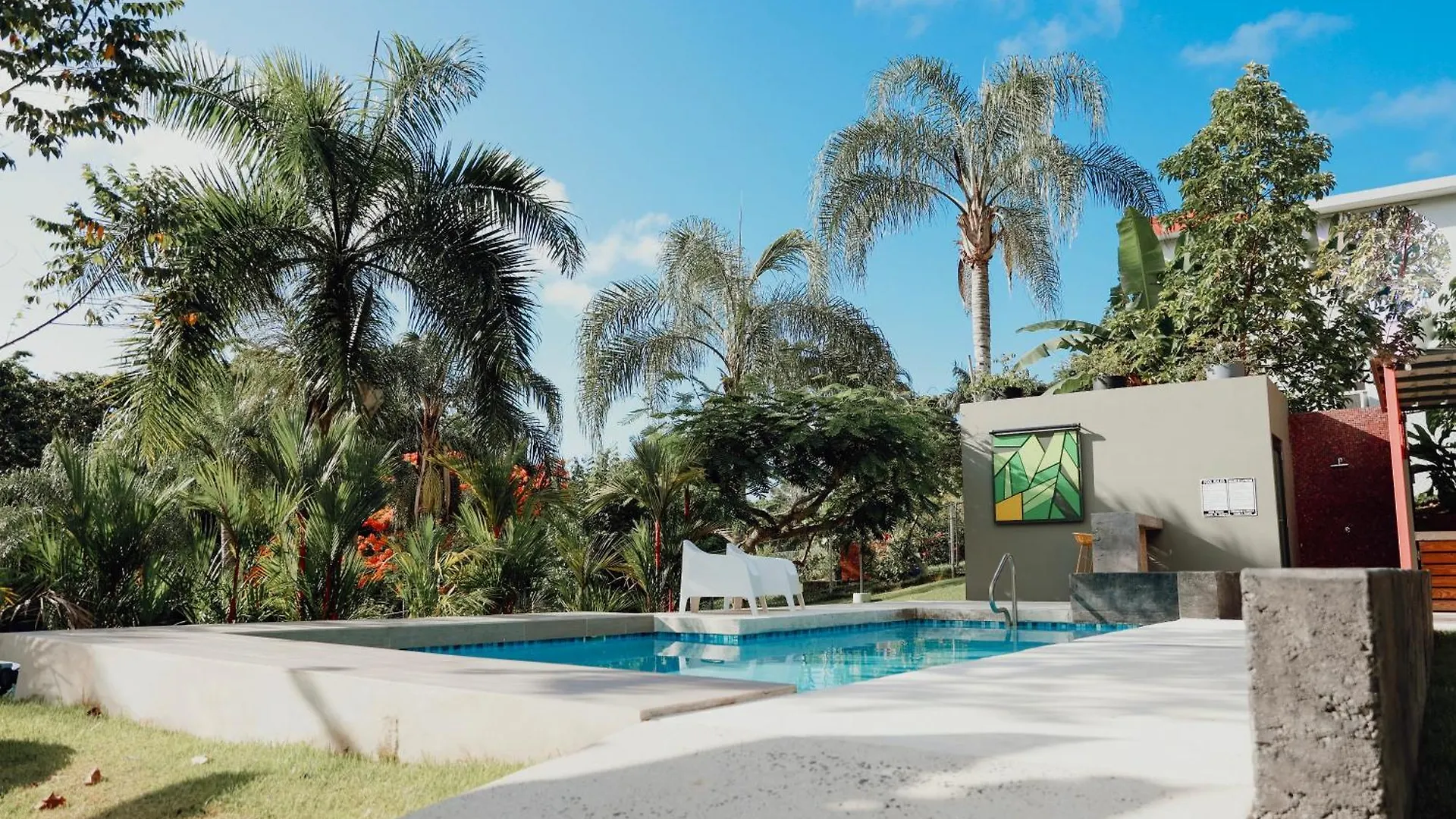 Mata E' Platano Guesthouse 루키요